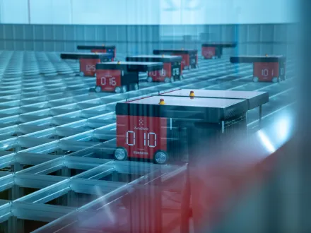 DSV-Autostore-warehouse-robots-440x330.webp