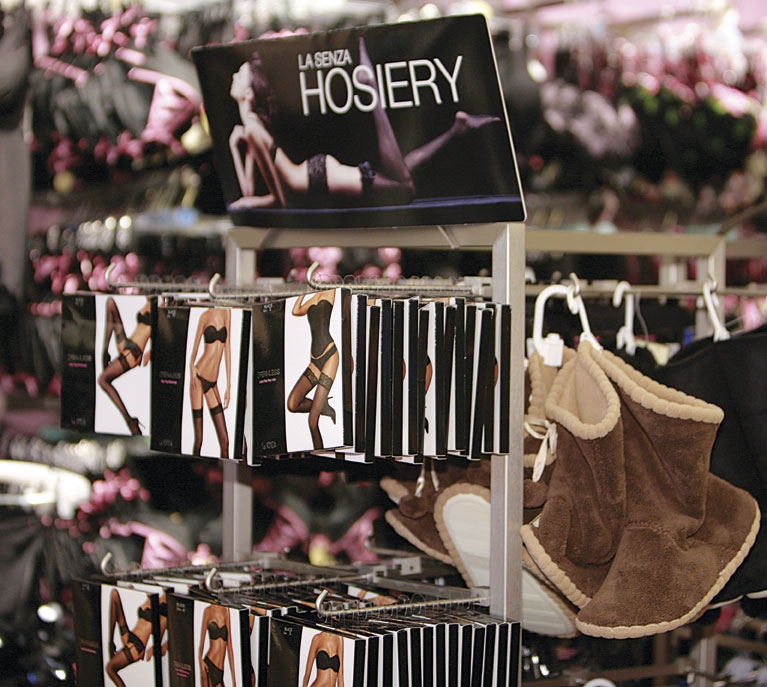 La Senza asks to pay monthly rent