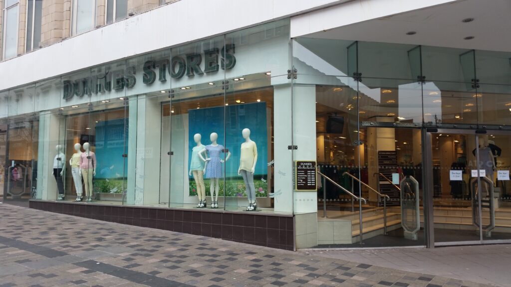 Dunnes Stores workers win 3 pay rise
