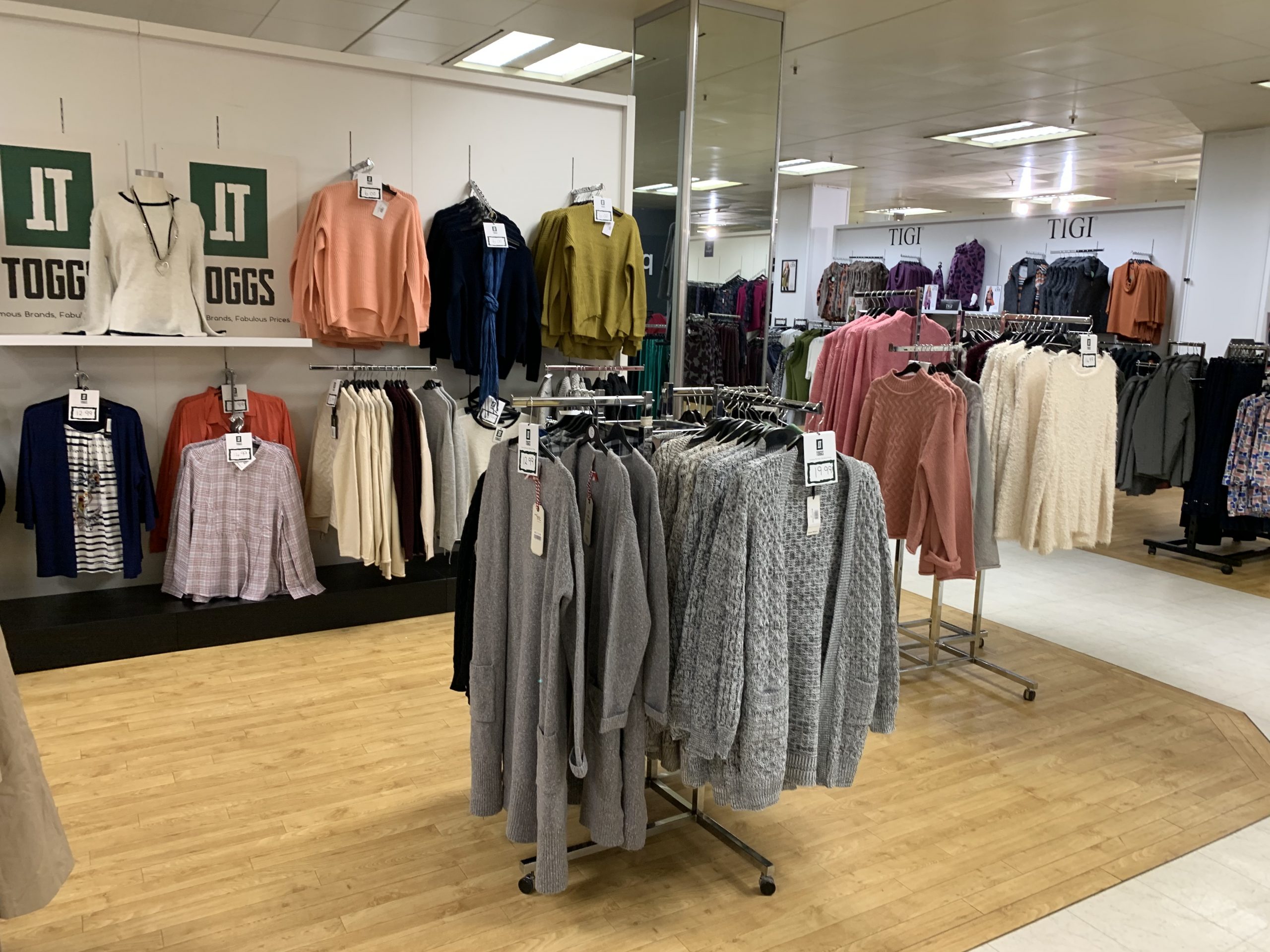 Store 15 Department store 15:17 in liquidation