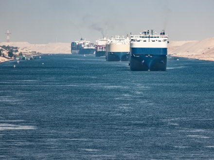 SUEZ-CANAL-shutterstock_1282946971-440x330.jpg