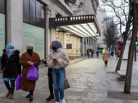 London,,England,-,17,Dec,2020:,Festive,Decoration,In,CentralShoppers christmas shopping high street