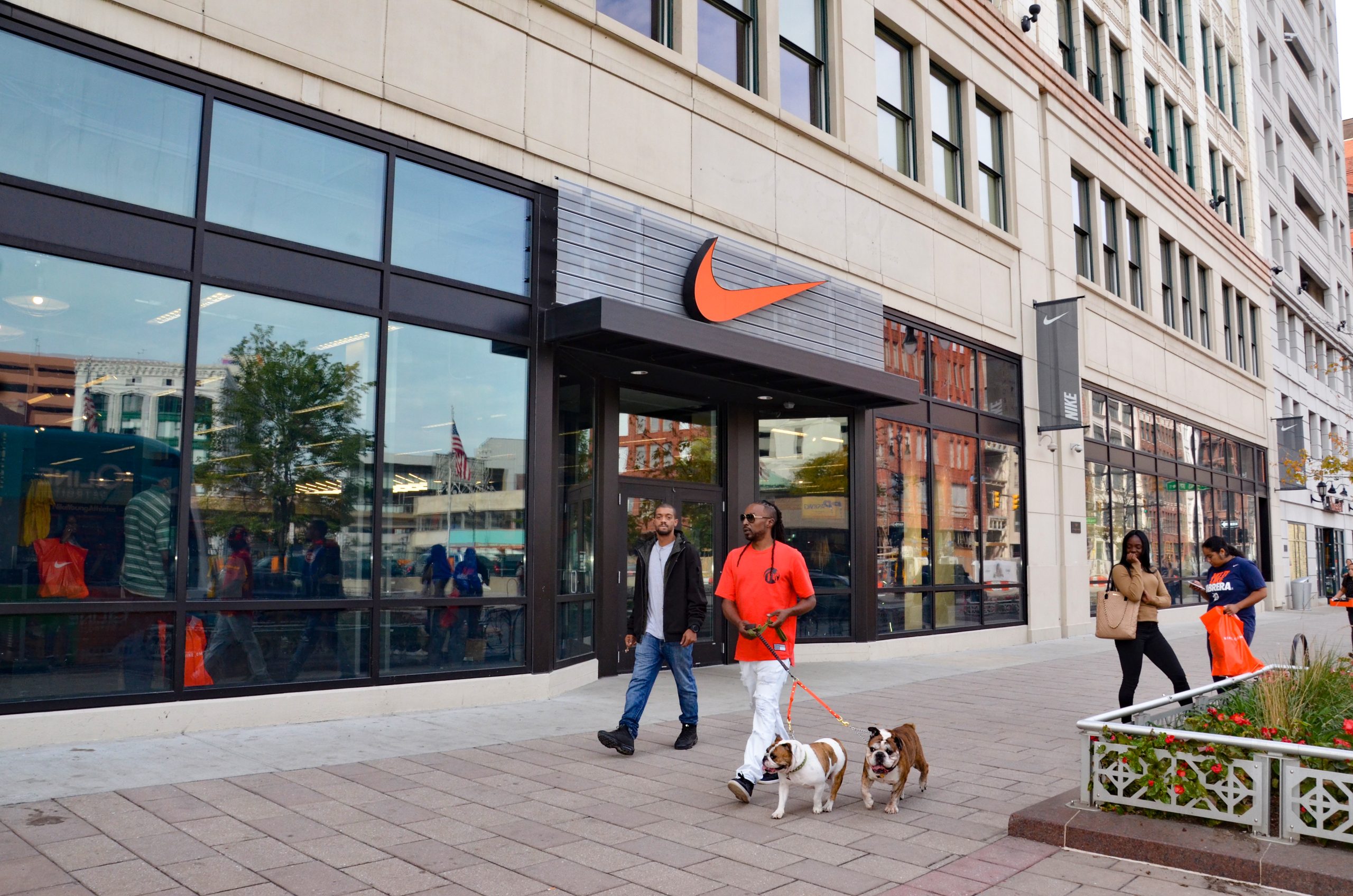 Nike’s growth sluggish as sales decline in China