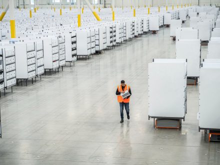 GXO-fashion-warehouse-automation-440x330.jpg