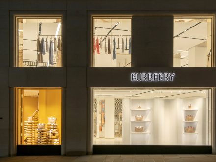 BURBERRY_2023_NEW_BOND_STREET_CROPPED_5x4_RGB_08-440x330.jpg