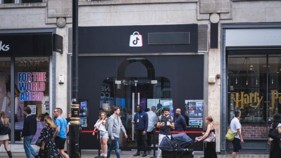 TikTok opens first pop-up on Oxford Street - Vimarsana News
