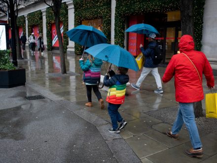 Rainy-London-highstreet-2023-440x330.jpg
