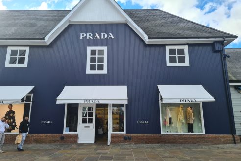 Prada-Bicester-Village-2024-3-492x328.jpg