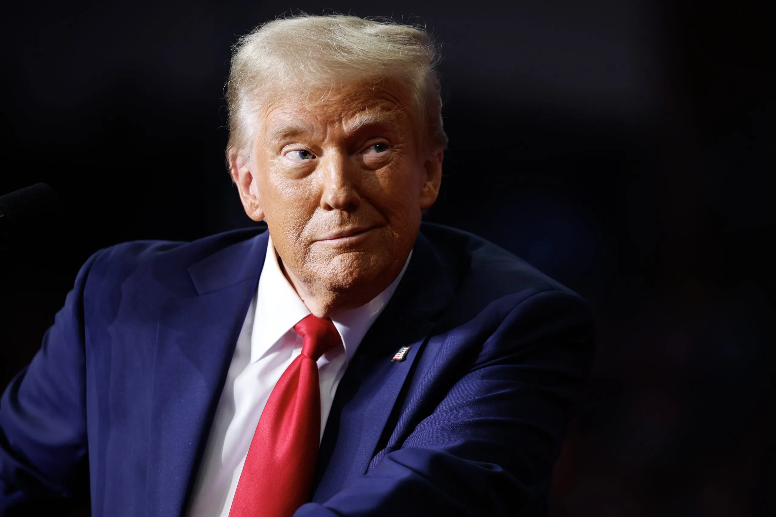 Trump delays tariffs on Canada and Mexico
