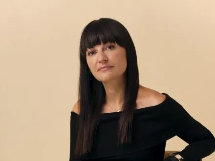 KAY-BARRON_NET-A-PORTER-PORTRAITS18095-3x2-1-440x330.webp
