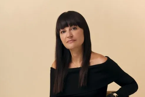 KAY-BARRON_NET-A-PORTER-PORTRAITS18095-3x2-1-492x328.webp