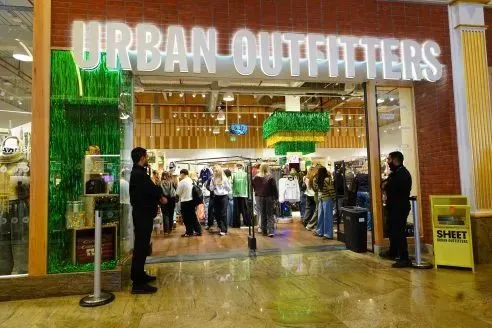 UO-Trafford-15-492x328.webp
