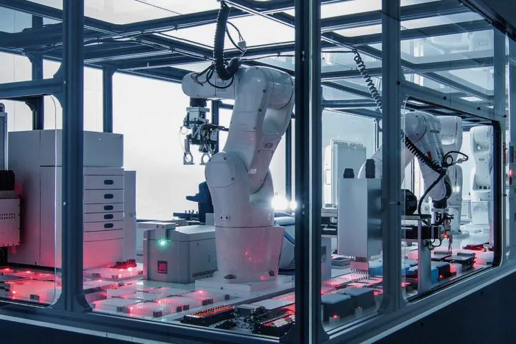 Spibers-lab-automation-14.24.50-748x499.webp