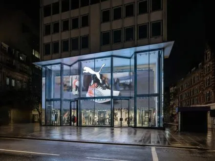 PUMA-London-Flagship-Store_Facade-Night-440x330.webp