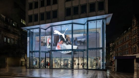 Puma narrows losses despite sales dip