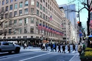 Saks-Fifth-Avenue-New-York-2018