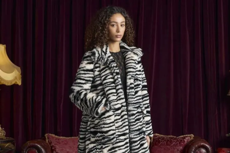 Sabine-Coat-scaled-e1771242818443-748x499.webp