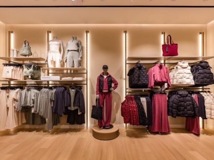 Lululemon-High-Street-Ken-%C2%A9-Michael-Franke-7062-RESIZE-3-440x330.jpg