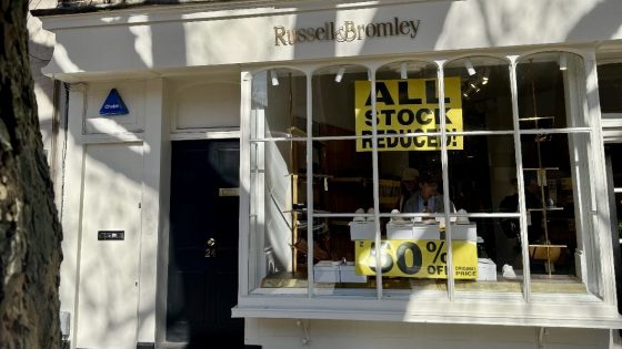 Russell & Bromley deepens discounts