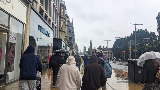 Retailers report mixed bank holiday trading