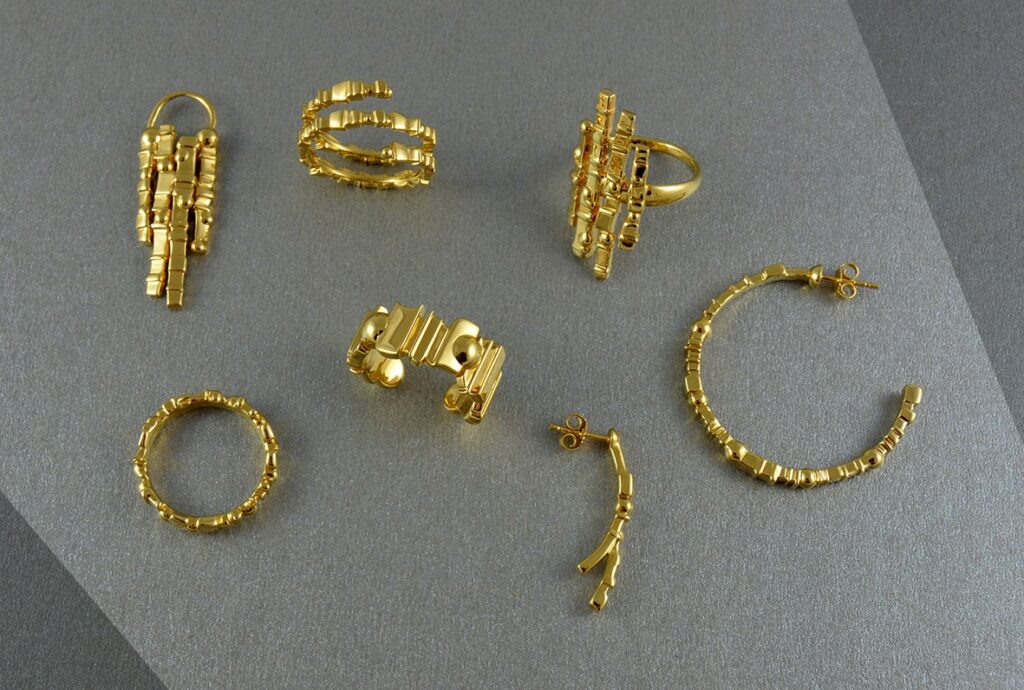 Deluxe unveils debut range Retail Jeweller