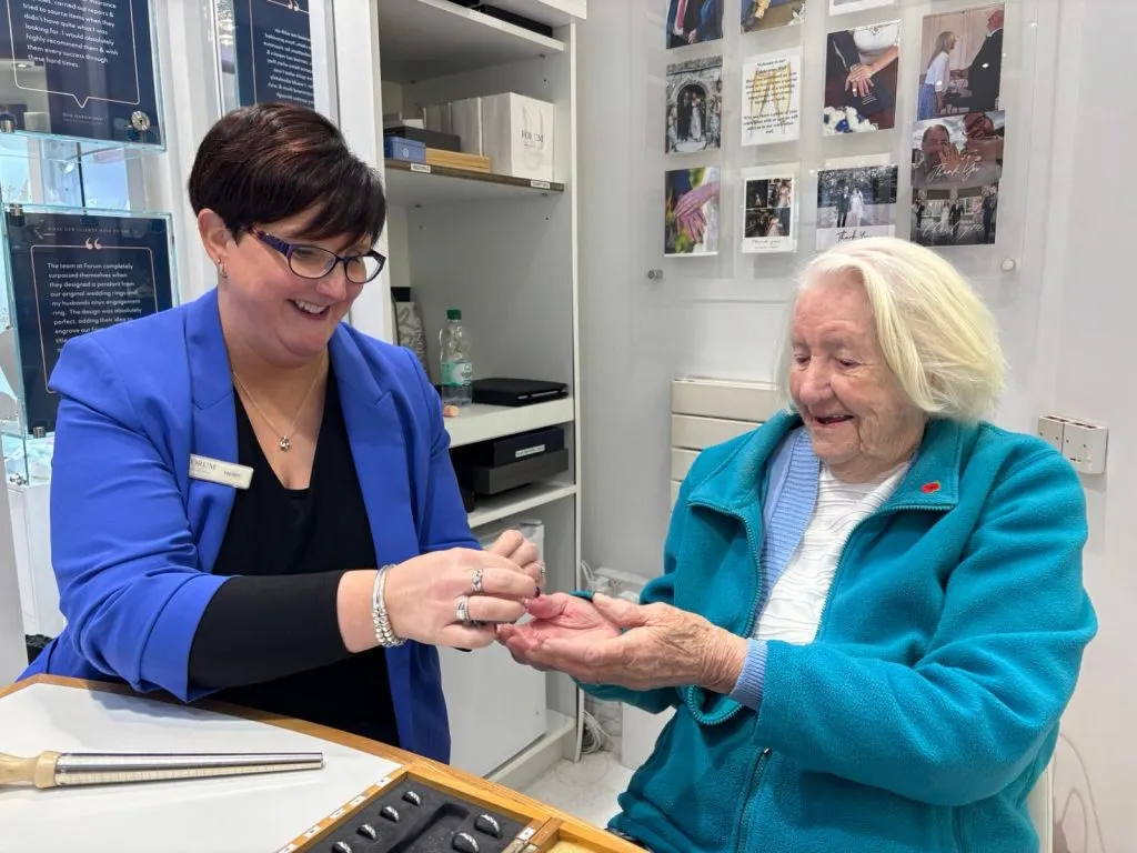 Forum Jewellers hosts 93 year old former jewellery assistant