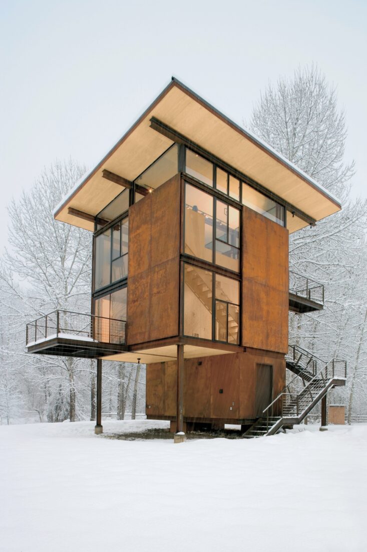 Extreme Architecture Building for challenging environments, by Ruth Slavid