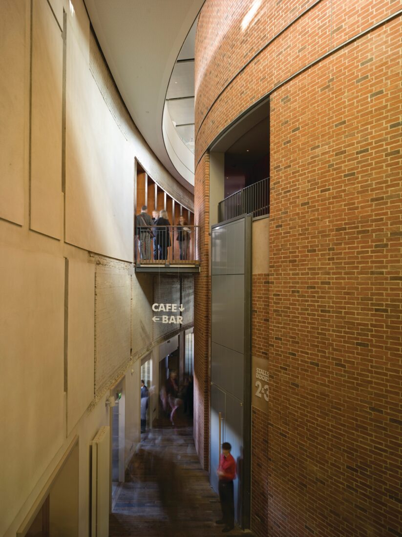 Royal Shakespeare Theatre renovation, Stratford-upon-Avon, by Bennetts ...