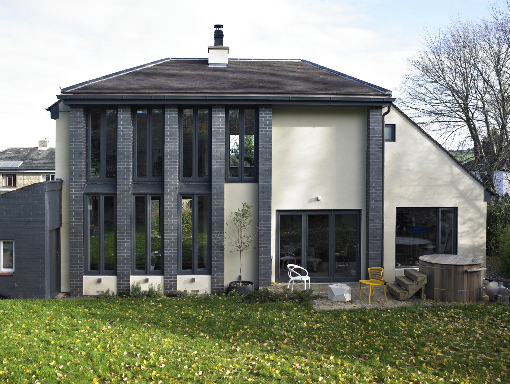 House in Almondbury, West Yorkshire by Timothy Smith & Jonathan Taylor LLP