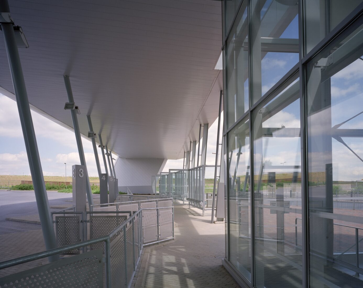 D5 Architects completes Milton Keynes coach station