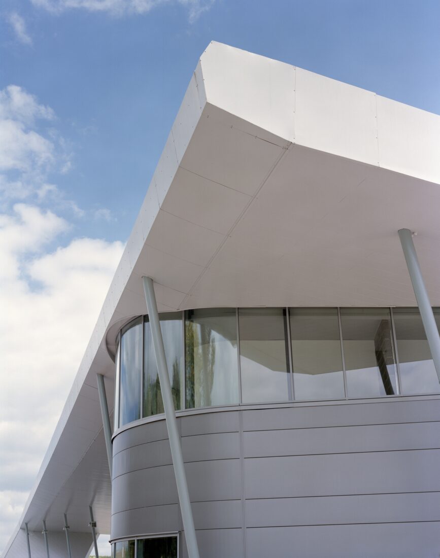 D5 Architects completes Milton Keynes coach station