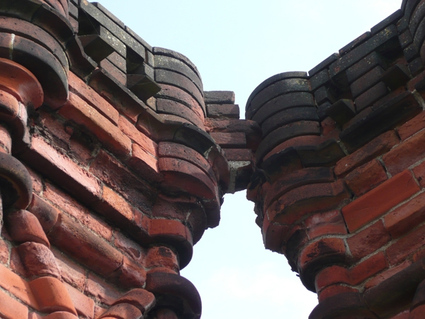 Cut and rub: Hampton Court Palace chimney repair
