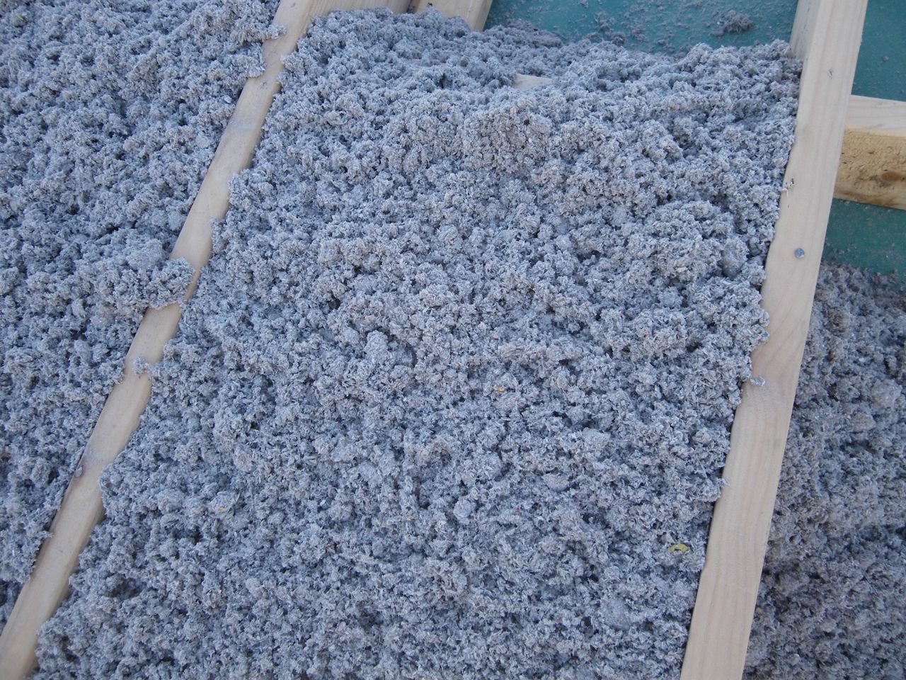 Natural insulation materials