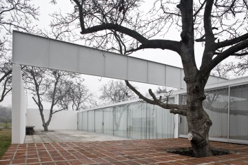 Emerging Chilean architect picked to design 2014 Serpentine Pavilion
