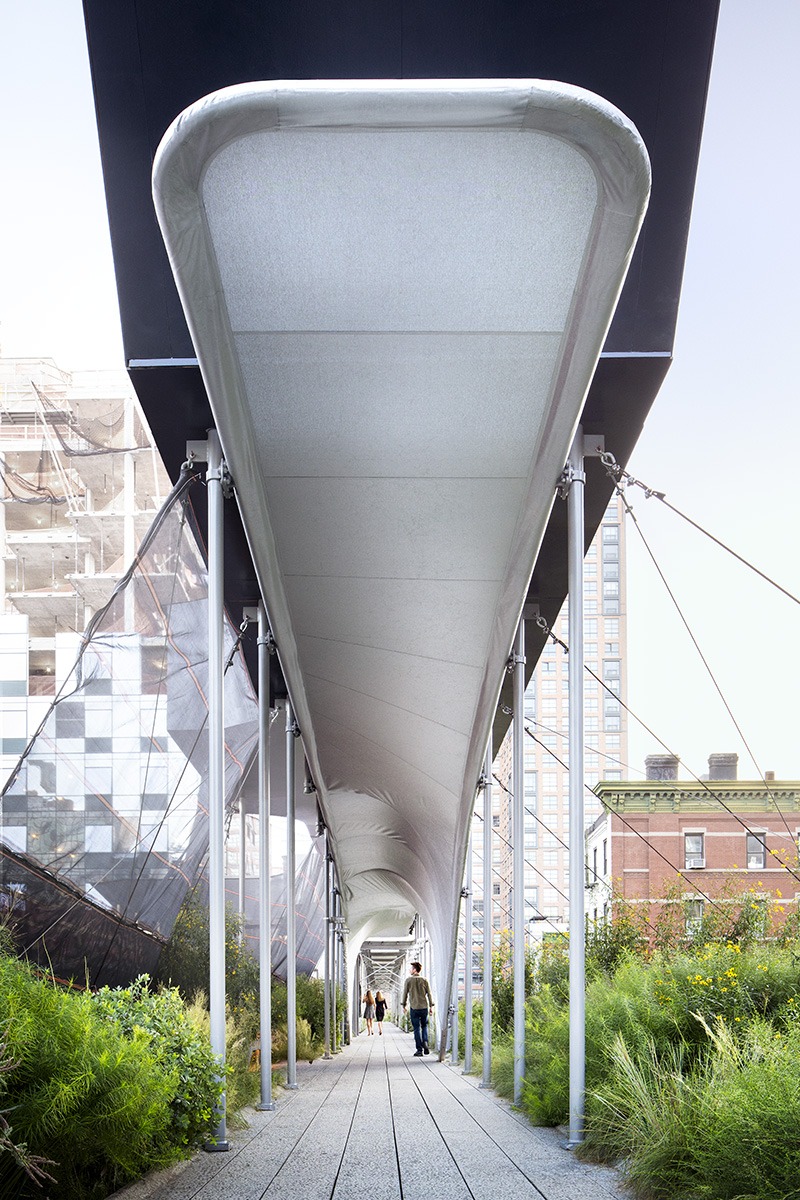 Zaha unveils 'sculptural' protective walkway on High Line site