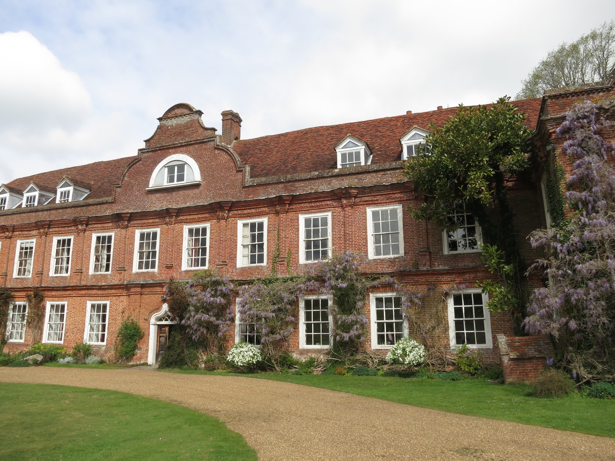 Tim Ronalds to design new opera house in Surrey woods