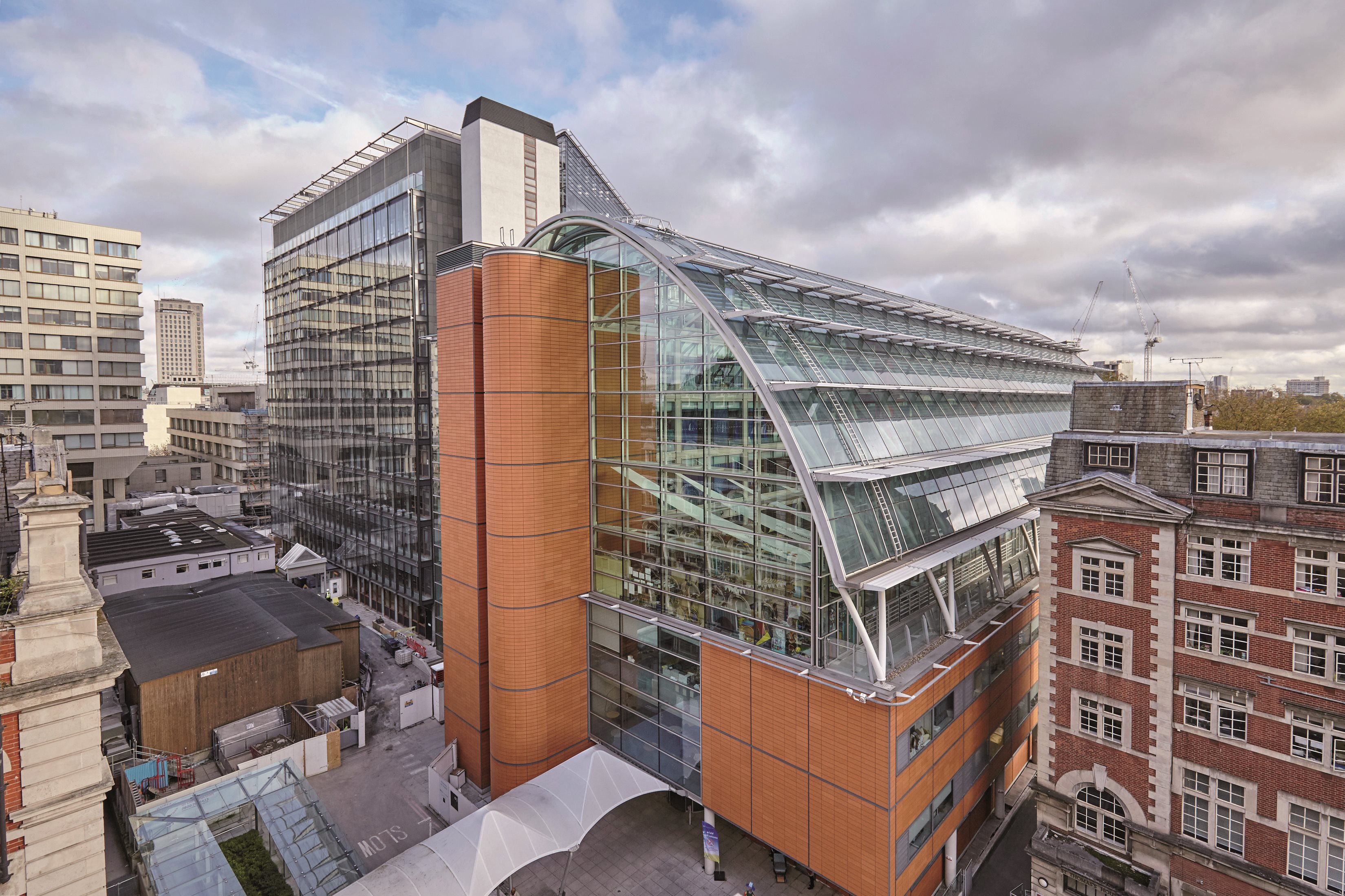 Hopkins completes St Thomas’ Hospital reclad