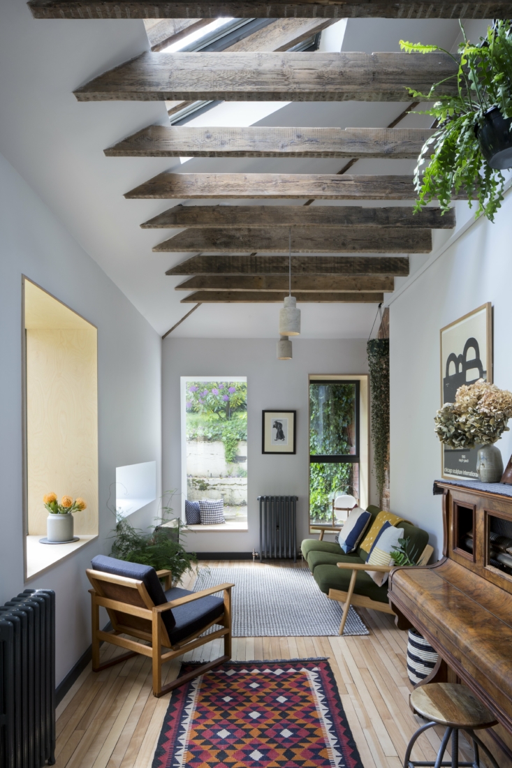 A Collector's House in Glasgow by Loader & Monteith Architects