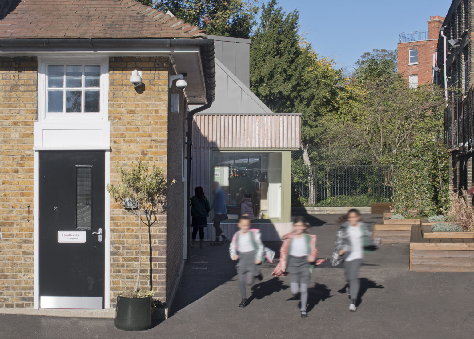 Sarah Wigglesworth extends Camden primary school through creative