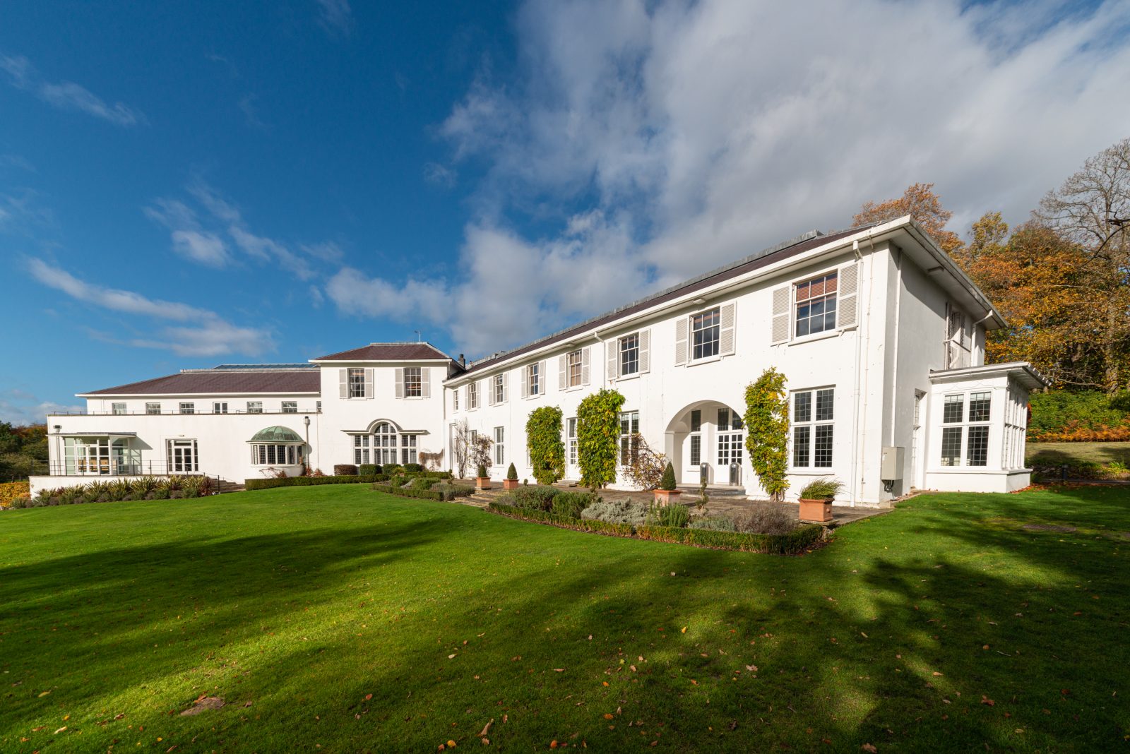 Heatherwick reveals designs for pharma campus in Surrey
