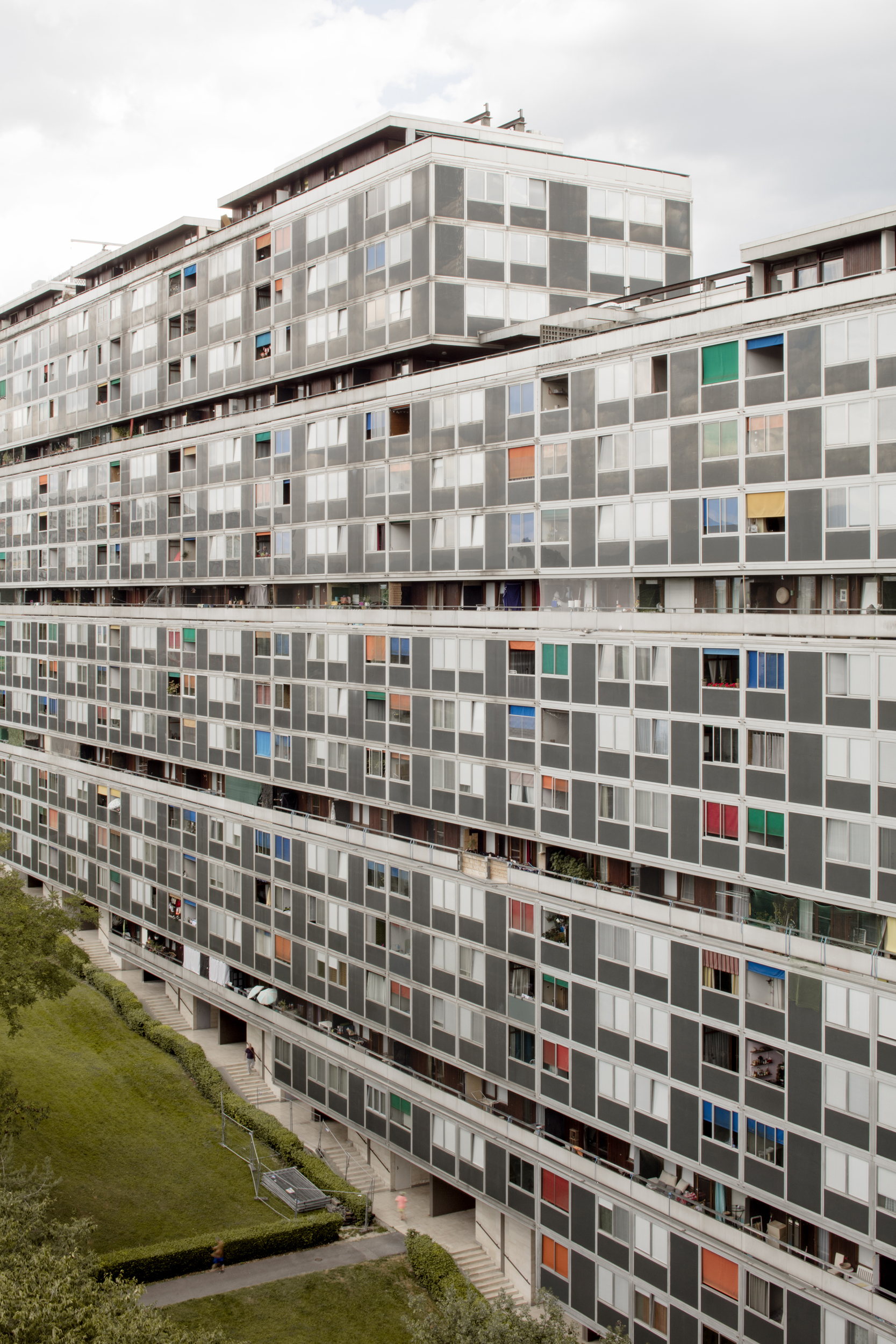 ‘Invisible’ 11-year retrofit of huge Geneva housing estate nears completion