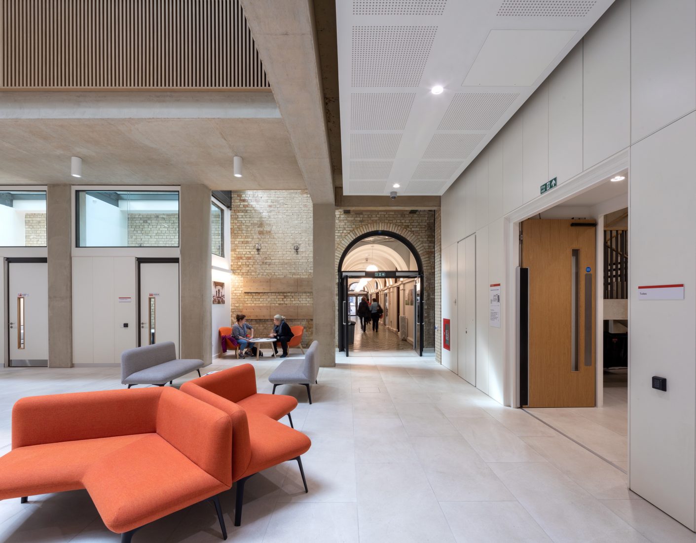 Marks Barfield’s Cambridge mosque wins three RIBA East awards