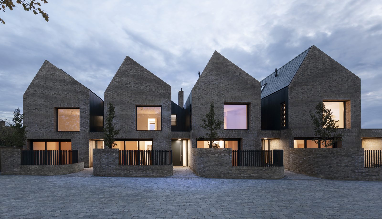 Marks Barfield’s Cambridge mosque wins three RIBA East awards