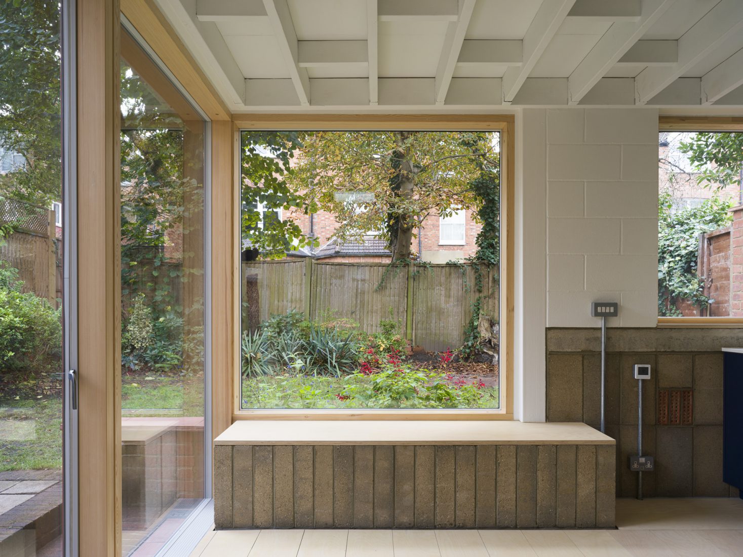 James Alder Architects extends flat with semivaulted garden room