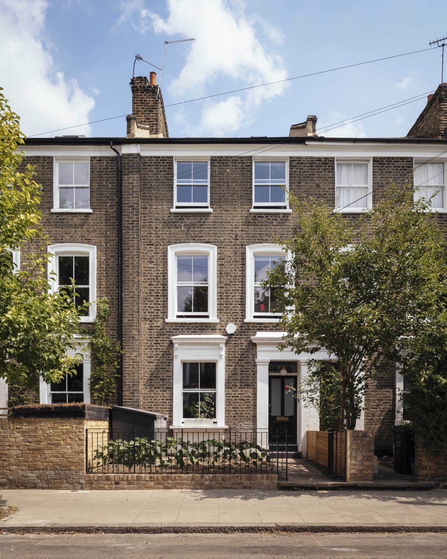 Whittaker Parsons completes corkrendered extension to Hackney townhouse