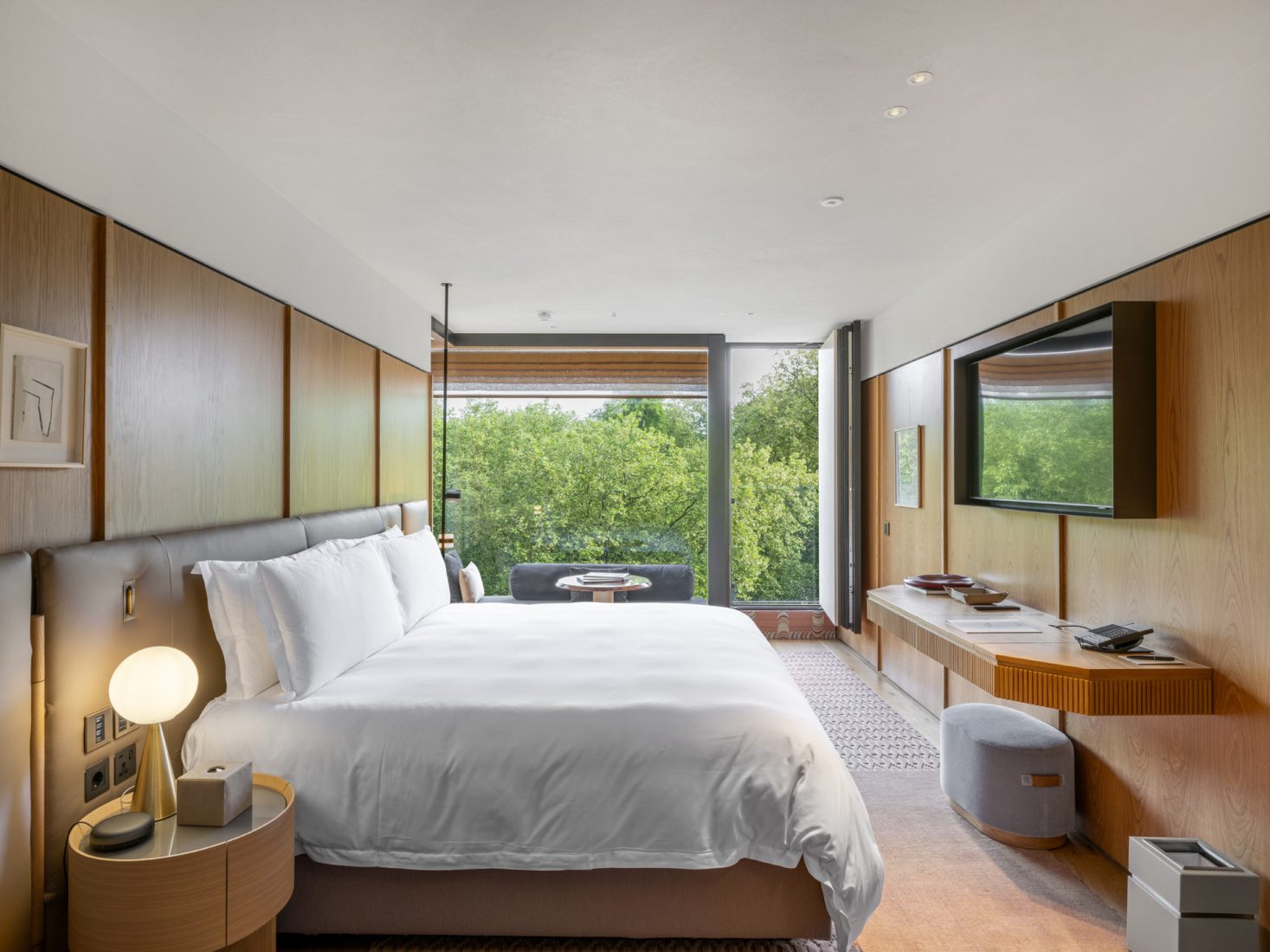 RSHP completes luxury London hotel with part-suspended floor structure