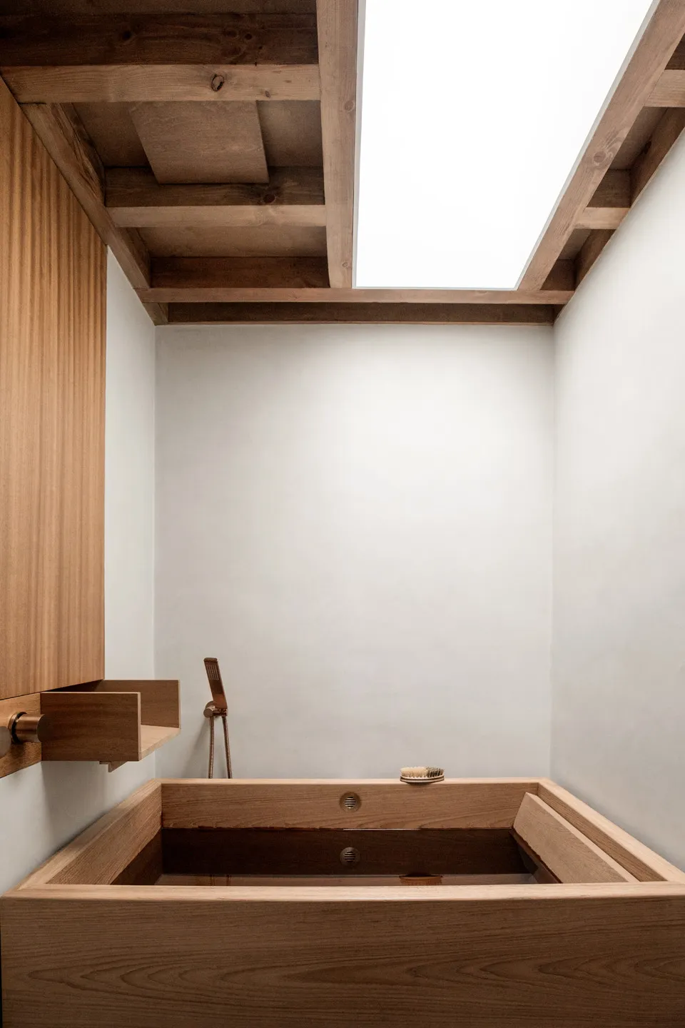 Tuckey Design Studio reimagines terrace house as urban retreat