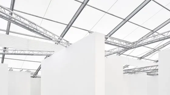 Ein Studio Between gestaltet die Kunstmesse Frieze für ihre 21 ...