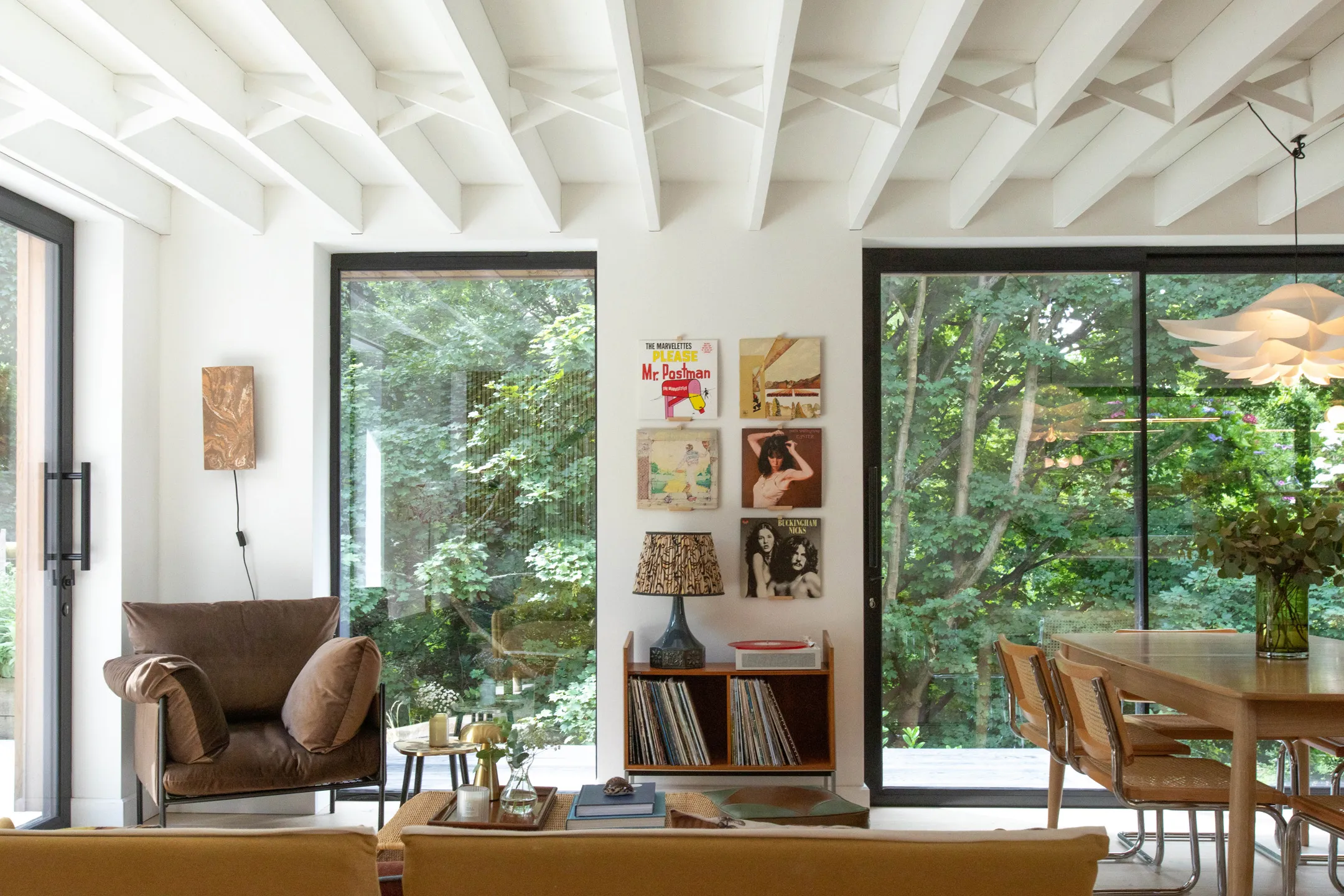 Ian Hazard renovates and extends 1960s house in Leeds