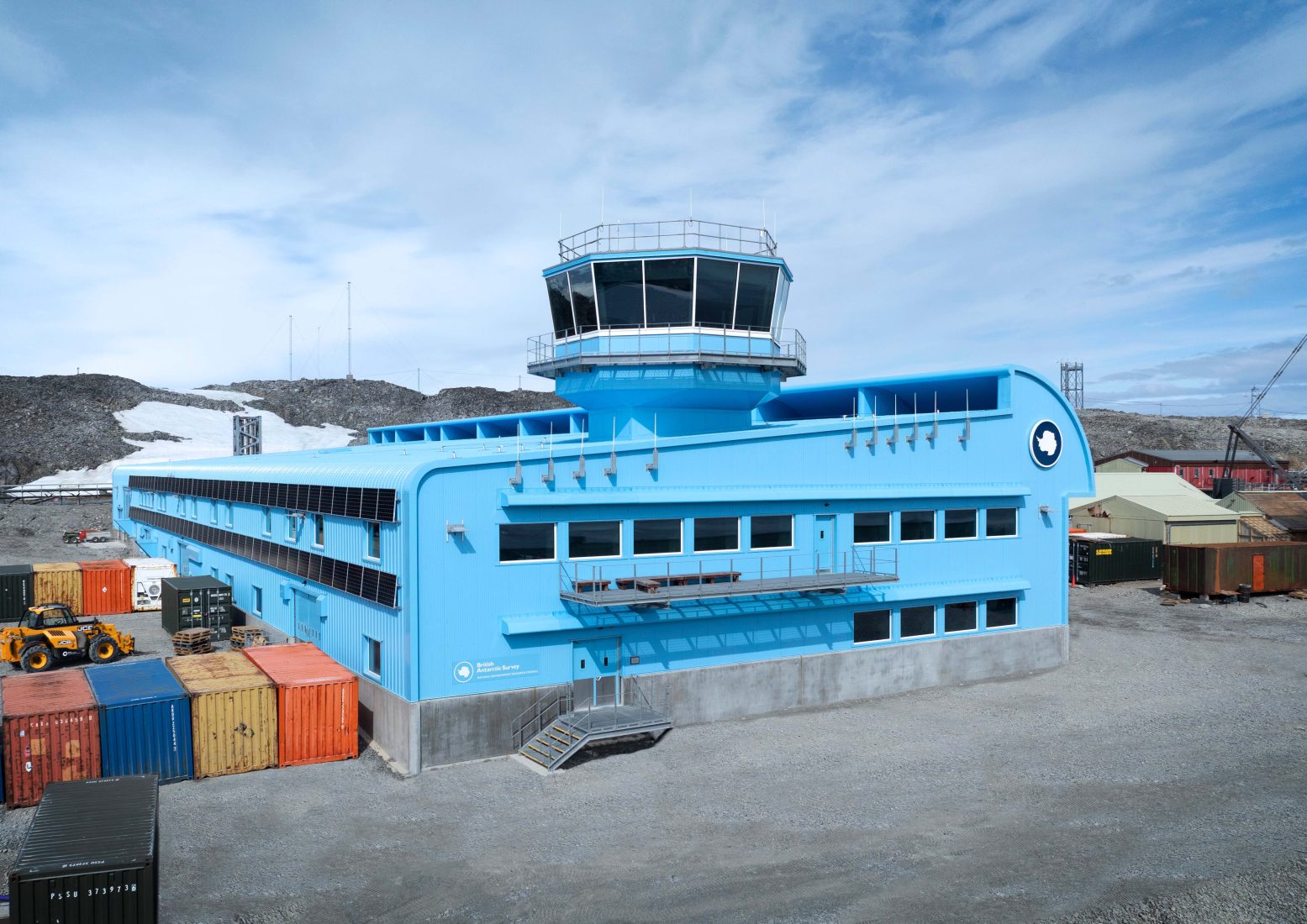Hugh Broughton-designed facility opens at Rothera Research Station ...